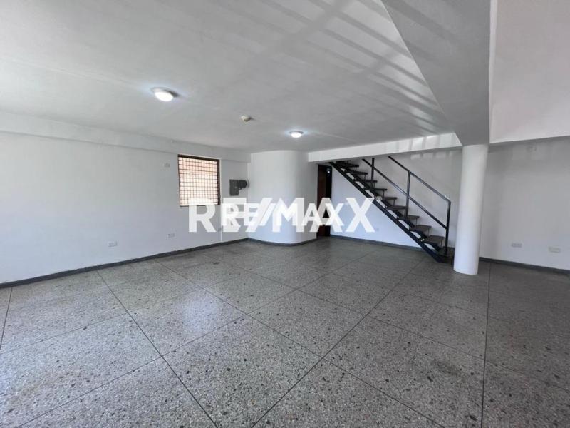 En Alquiler Local Comercial Av. Jacinto Lara