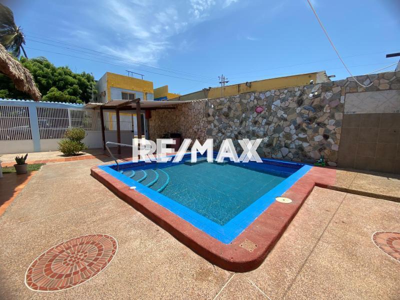 En Venta Casa o TownHouse Adicora, Falcón, 4142, VEN