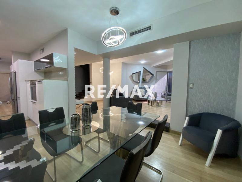 En Venta Casa o TownHouse Avenida 11, Puerta Maraven, Cardón, Falcón, 4154, VEN