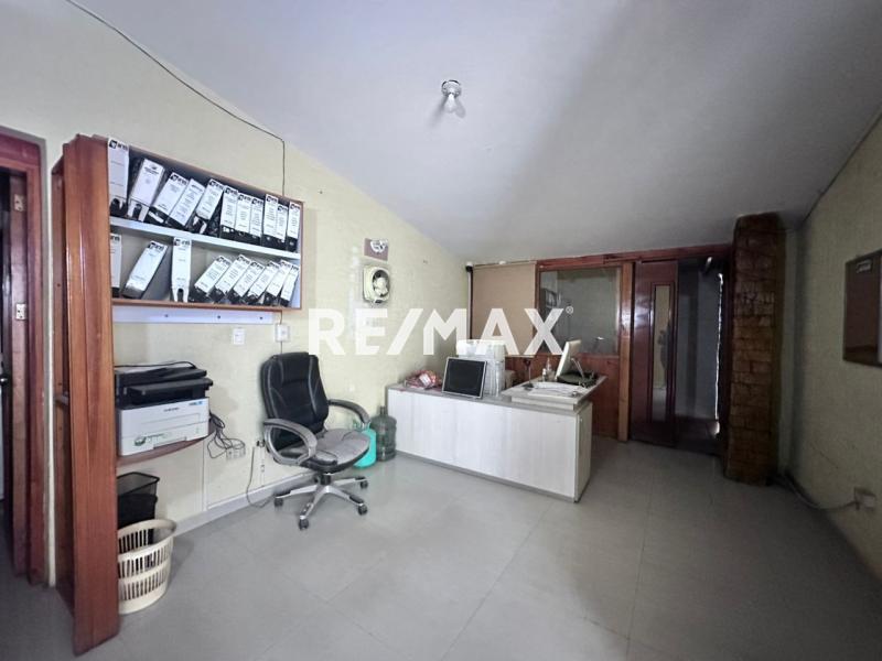 En Alquiler Local Comercial Avenida Ollarvides, Puerta Maraven, Cardón, Falcón, 4154, VEN