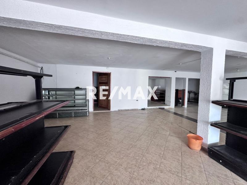 En Alquiler Local Comercial Avenida Ollarvides, Puerta Maraven, Cardón, Falcón, 4154, VEN