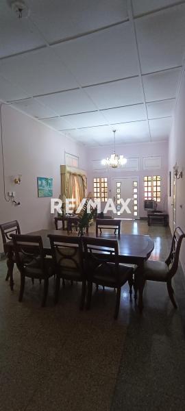 En Venta Casa o TownHouse Urb Santa Irene, Punto fijo