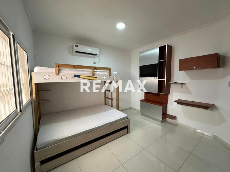 En Alquiler Casa o TownHouse Urbanización Casacoima.