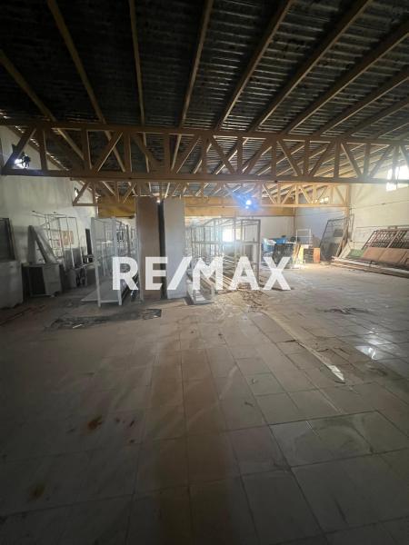 En Venta Local Industrial y Galpón CALLE ECUADOR , ENTRE LA CALLE ZAMORA Y CALLE GARCES PUNTO FIJO