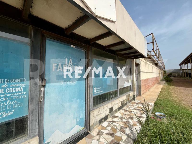 En Venta Local Industrial y Galpón CALLE ECUADOR , ENTRE LA CALLE ZAMORA Y CALLE GARCES PUNTO FIJO