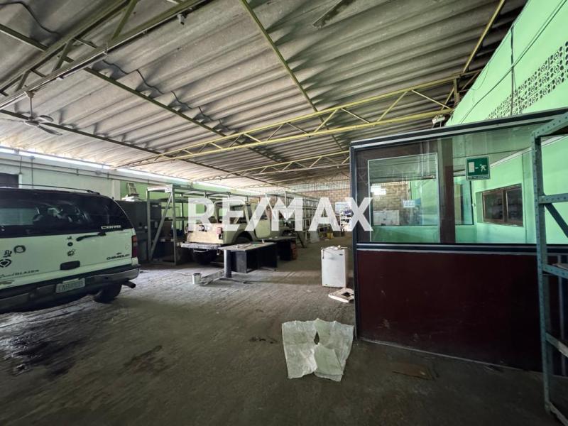 En Alquiler Local Industrial y Galpón Sector Cujicana, Punto Fijo, Estado Falcon, VEN.