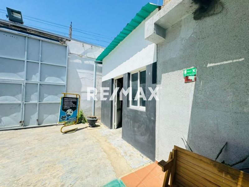 En Venta Local Industrial y Galpón Cujicana