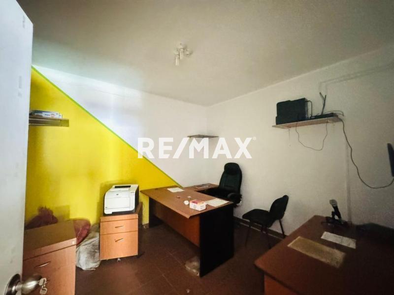 En Venta Local Industrial y Galpón Cujicana