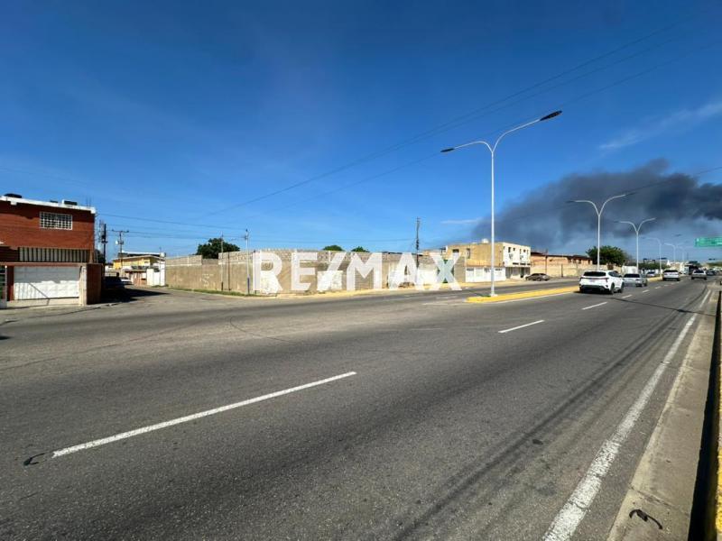 En Venta Terreno y Parcela Caja de Agua.
