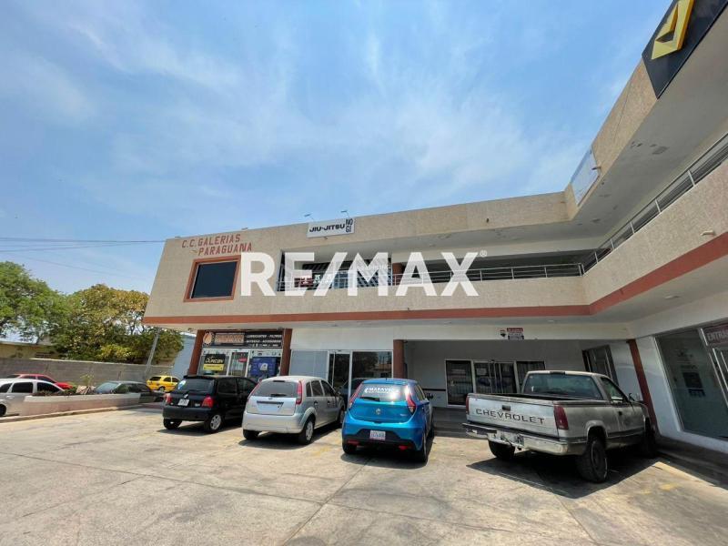 En Alquiler Local Comercial Avenida Ollarvides, Punta Cardón, Punto Fijo, Carirubana, Falcón, VEN