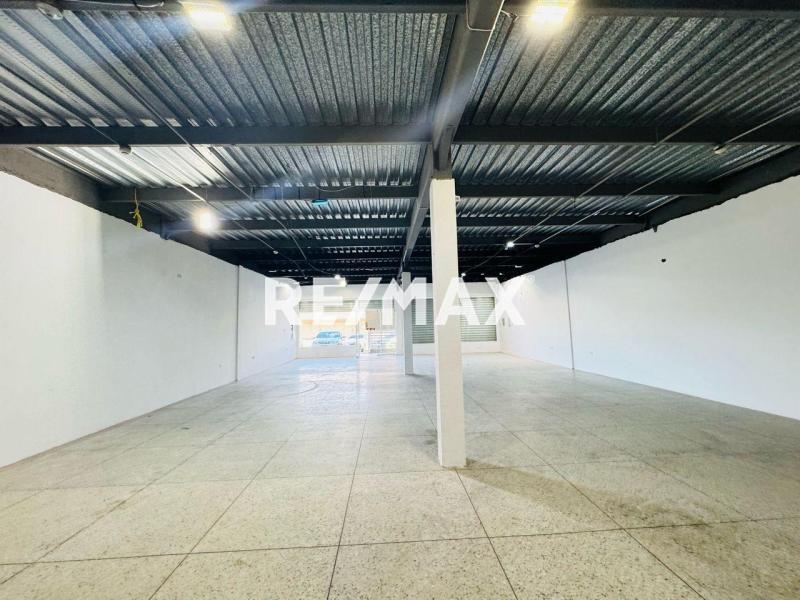 En Alquiler Local Comercial Avenida Ollarvides, Punta Cardón, Punto Fijo, Carirubana, Falcón, VEN