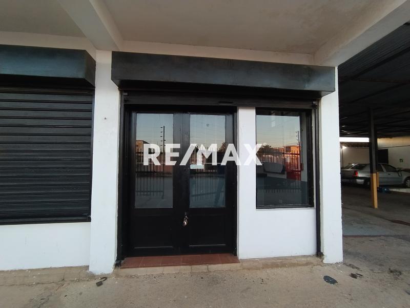 En Venta Local Comercial Calle Bachiller Peña, Urb. Puerta Maraven. Punto Fijo