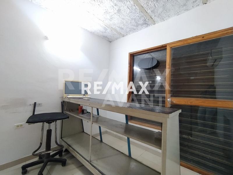 En Venta Local Comercial Av. General Riera Puerta Maraven