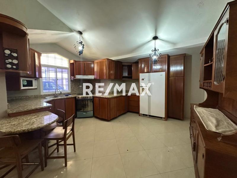 En Alquiler Casa o TownHouse Urbanización Casacoima, Punto Fijo, Carirubana, Falcón, 4102, VEN