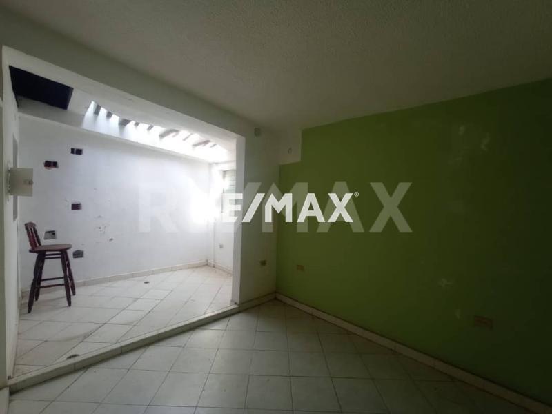 En Alquiler Casa o TownHouse Av. Principal de Bella Vista, Punto Fijo Estado Falcon