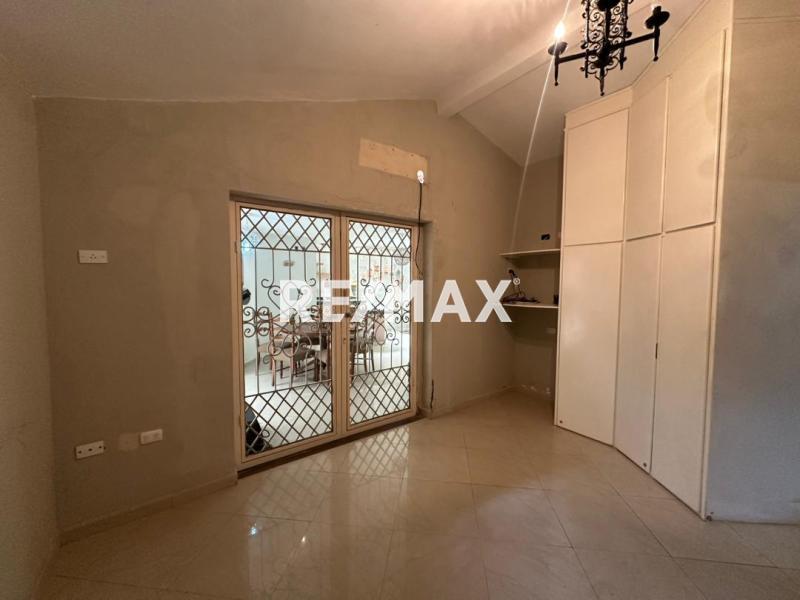 En Alquiler Casa o TownHouse Av. Principal de Bella Vista, Punto Fijo Estado Falcon