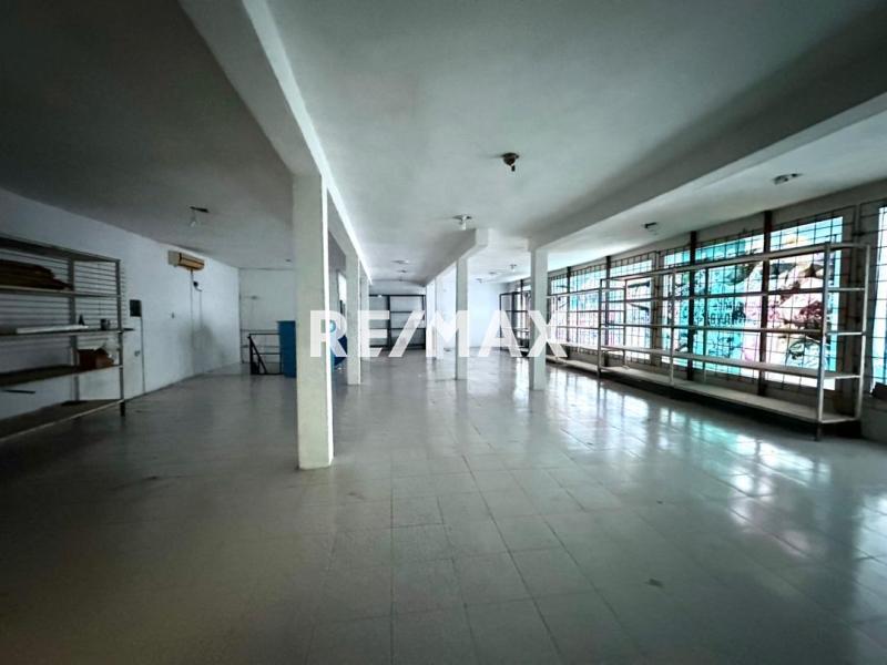 En Venta Local Comercial Calle Colombia, Centro, Punto Fijo, Falcón, 4102, VEN