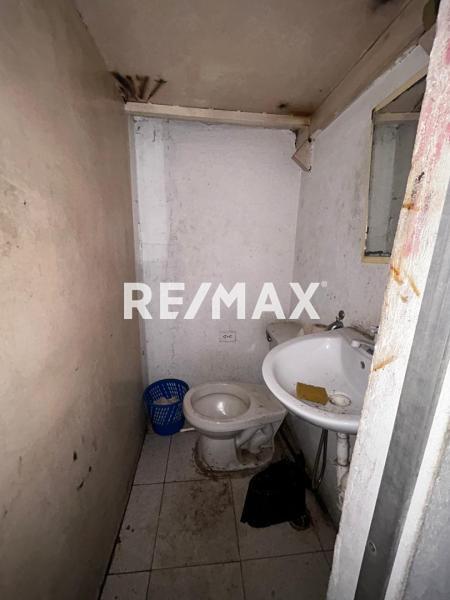 En Venta Local Comercial Calle Colombia, Centro, Punto Fijo, Falcón, 4102, VEN