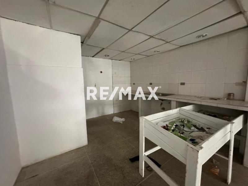 En Venta Local Comercial Calle Colombia, Centro, Punto Fijo, Falcón, 4102, VEN