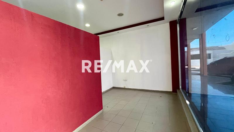 En Venta Local Comercial Ave Ollarvides , CC Caribbeam PB