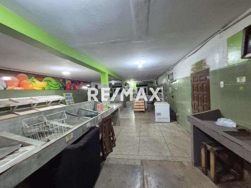 En Venta Casa o TownHouse Av. Principal de Bella Vista