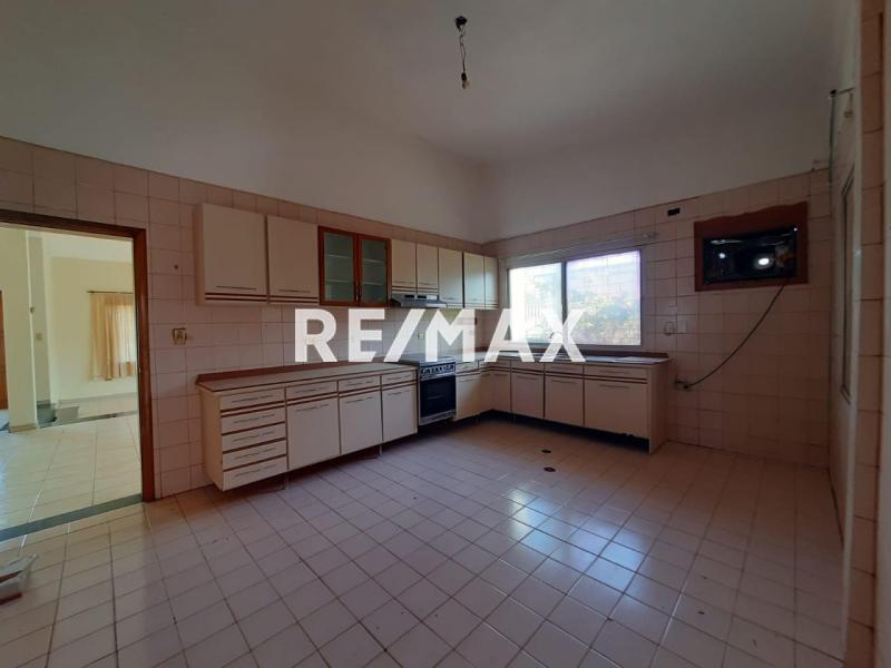 En Venta Casa o TownHouse Av. Principal de Bella Vista