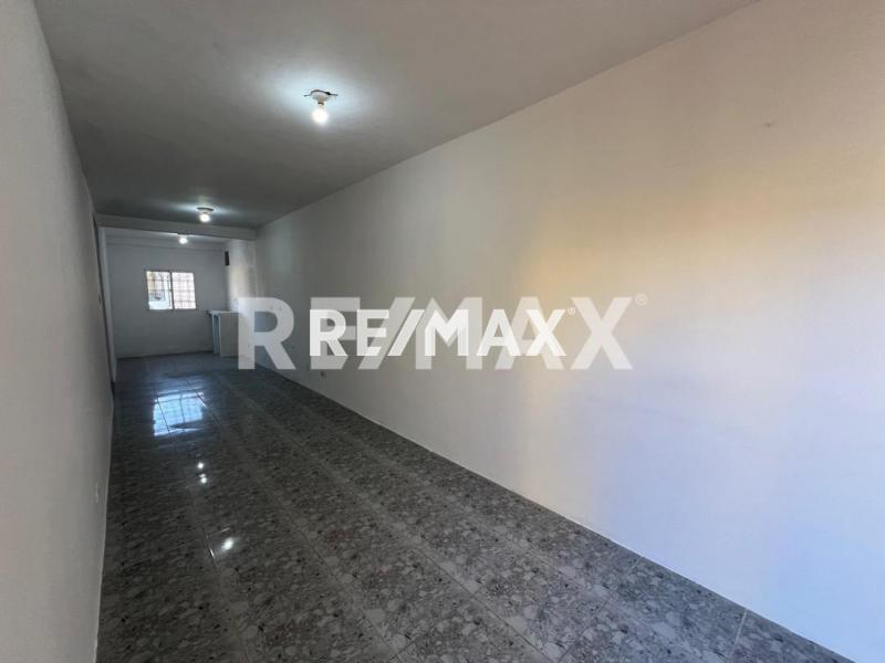 En Alquiler Local Industrial y Galpón calle zamora sector centro