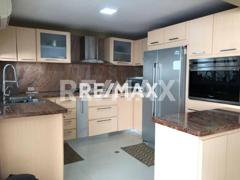 En Venta Casa o TownHouse Calle Guadalupe, urbanización manaure