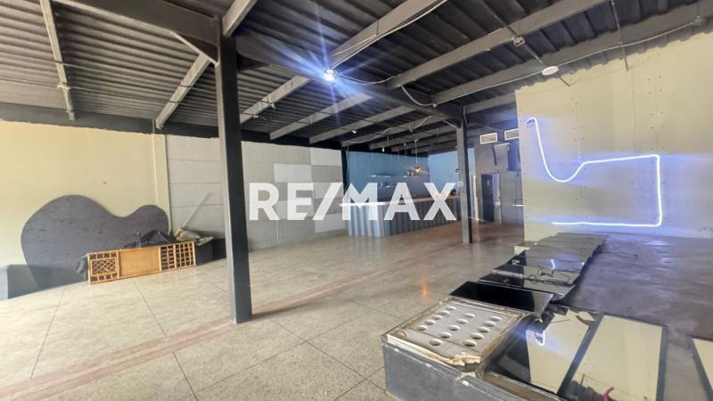 En Alquiler Local Comercial Avenida General Pelayo, Puerta Maraven, Cardón, Falcón, 4154, VEN