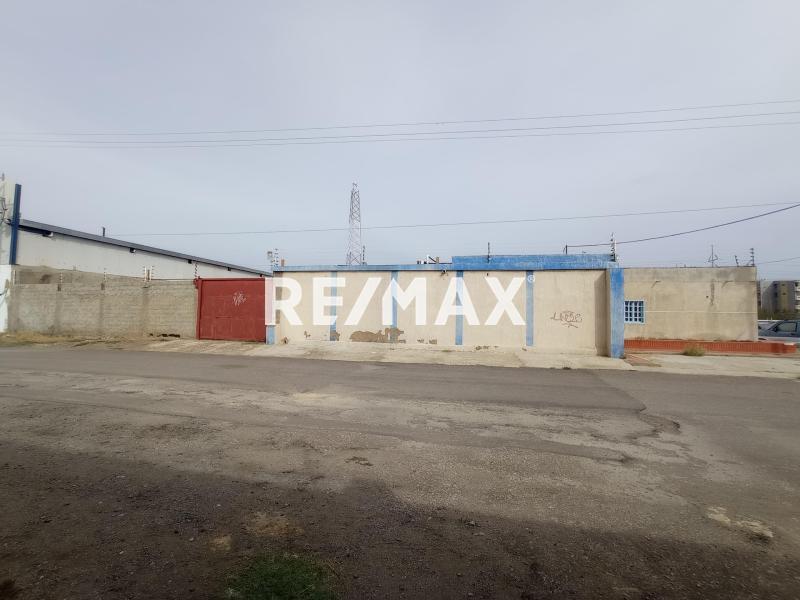 En Venta Local Comercial Avenida Ollarvides, Puerta Maraven, Cardón, Falcón, 4154, VEN