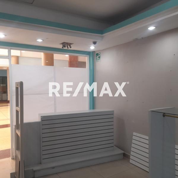 En Venta Local Comercial C.C.LAS VIRTUDES PLANTA ALTA PUNTO FIJO ESTAO FALCON