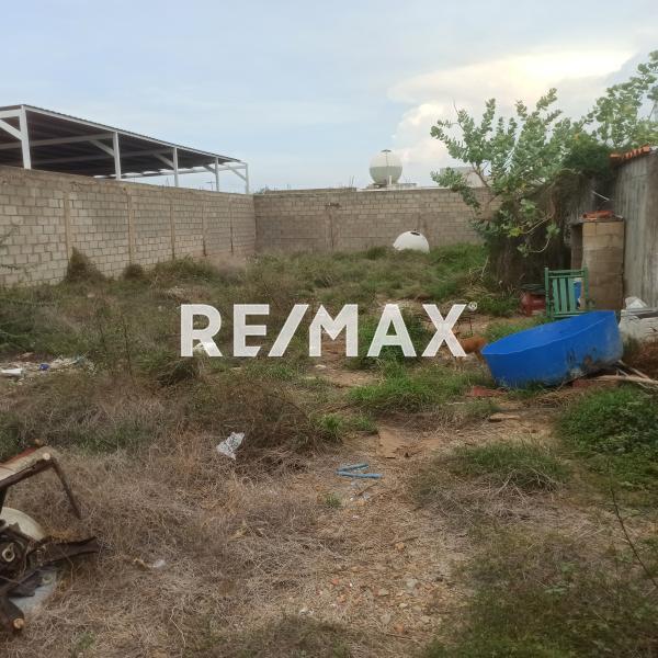 En Venta Terreno y Parcela Calle Guadalupe urbanización manaure