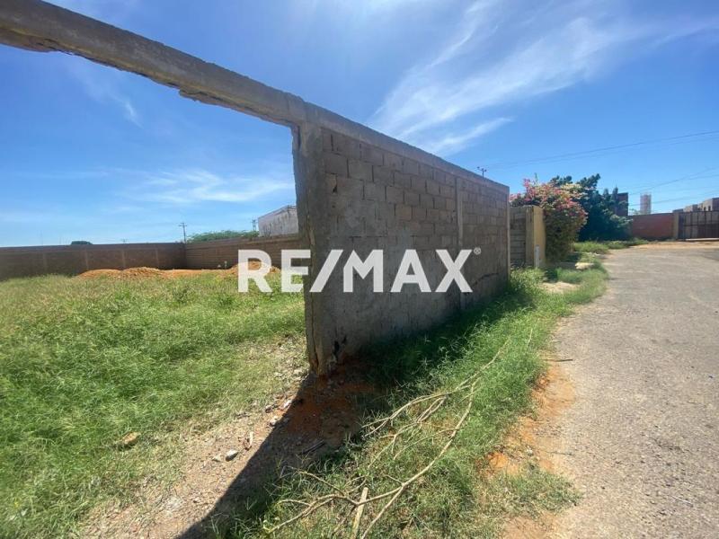 En Venta Terreno y Parcela Calle Guadalupe urbanización manaure