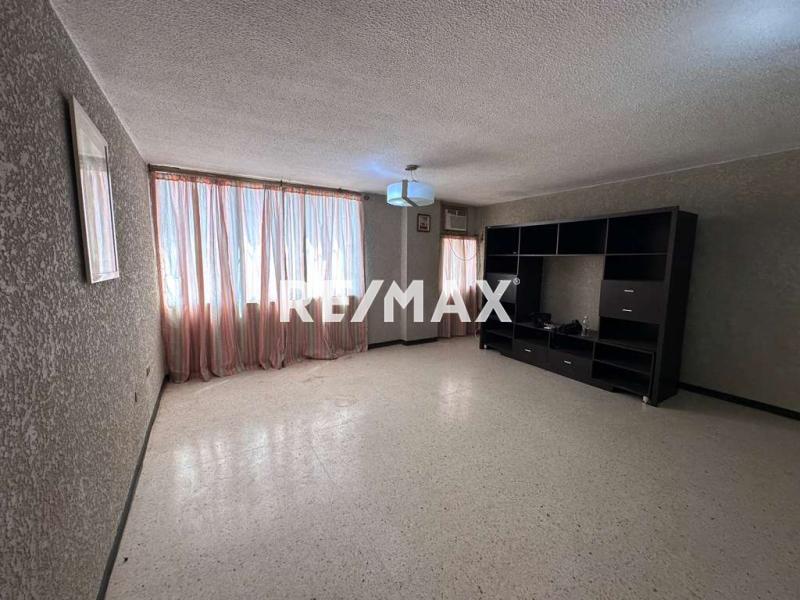 En Alquiler Apartamento Av 1 Zarabon