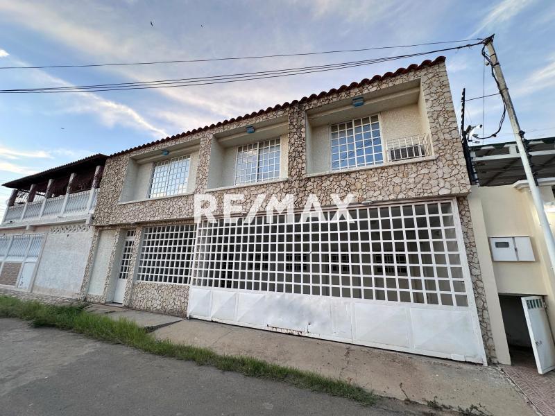 En Venta Casa o TownHouse Centro de Punto Fijo. Estado Falcón