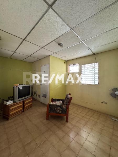 En Venta Casa o TownHouse AV 2 de Antiguo Aeropuerto