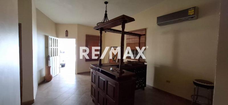 En Venta Casa o TownHouse AV 2 de Antiguo Aeropuerto