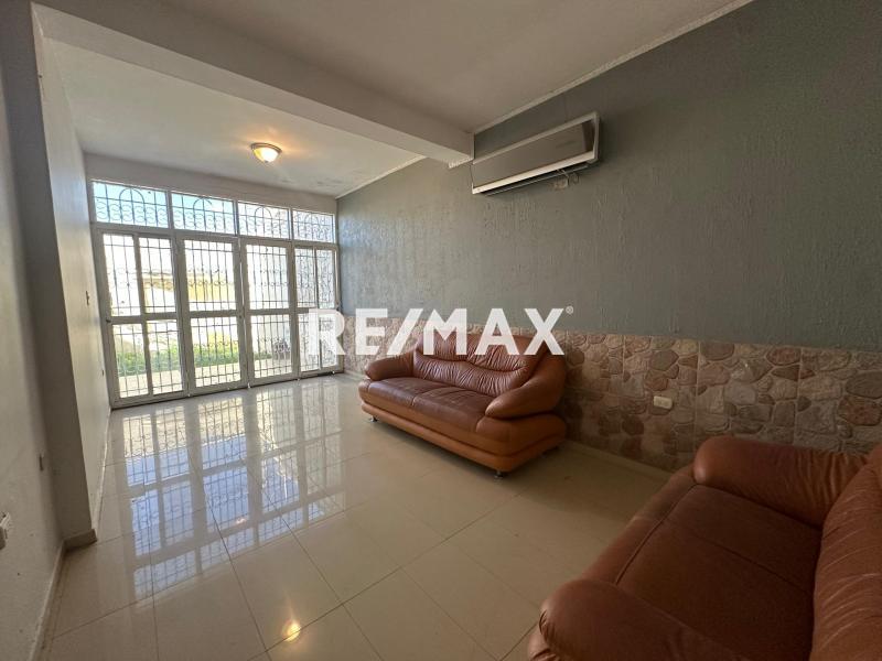 En Venta Casa o TownHouse Urb. Los Corales, Santa Irene, Punto Fijo, Estado Falcon