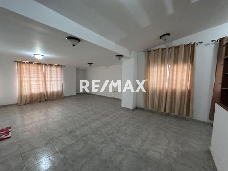 En Venta Casa o TownHouse Urb. Los Corales, Santa Irene, Punto Fijo, Estado Falcon