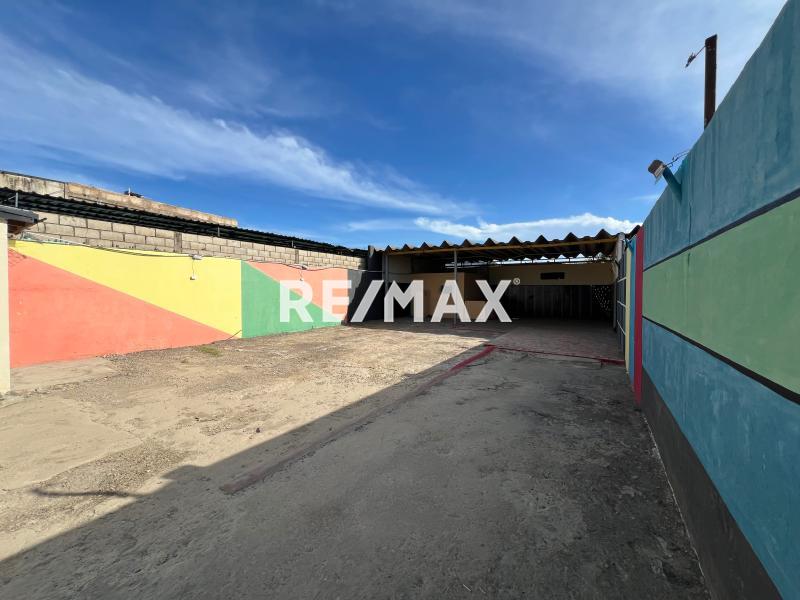 En Alquiler Local Industrial y Galpón Sector Cujicana . Punto Fijo . Edo Falcon