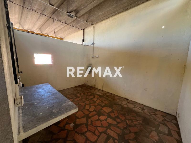 En Alquiler Local Industrial y Galpón Sector Cujicana . Punto Fijo . Edo Falcon