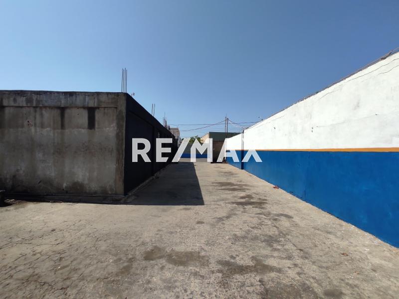 En Alquiler Local Industrial y Galpón Sector Cujicana . Punto Fijo . Edo Falcon