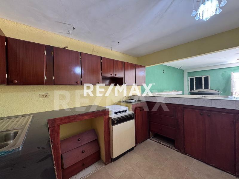 En Venta Casa o TownHouse Avenida 14, Cardón, Falcón, 4154, VEN