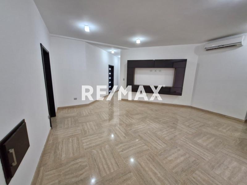 En Venta Casa o TownHouse Avenida 14, Cardón, Falcón, 4154, VEN