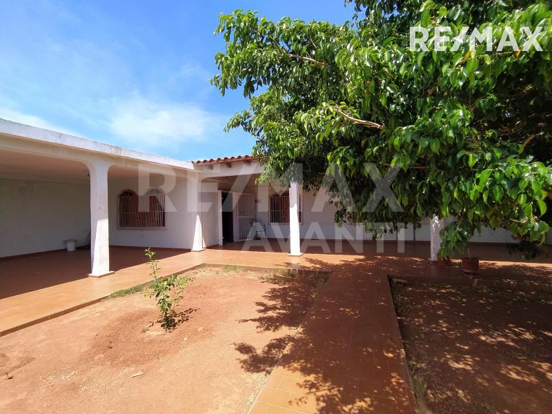 En Venta Casa o TownHouse Av. 12 Maraven. Punto Fijo