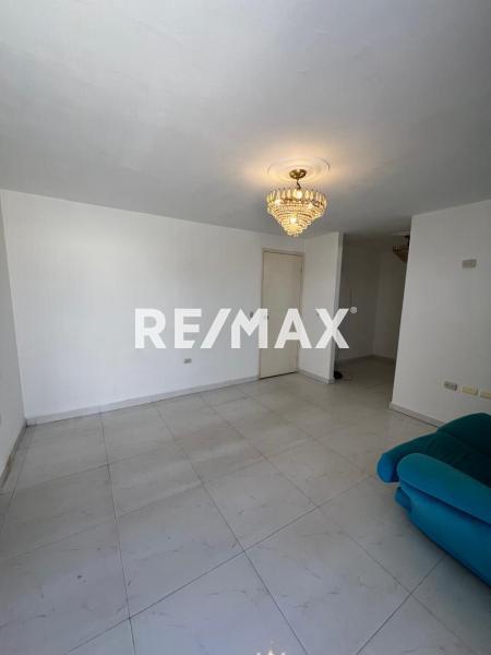 En Venta Casa o TownHouse Av. 12 Maraven. Punto Fijo