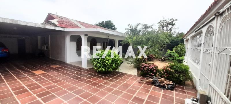 En Venta Casa o TownHouse Av. 12 Maraven. Punto Fijo