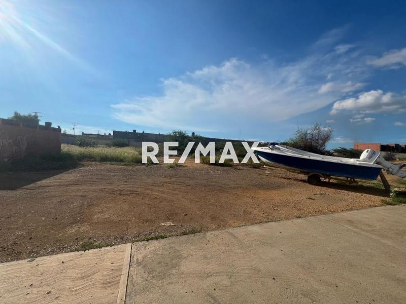 En Venta Terreno y Parcela Puerta Maraven. Calle tucacas