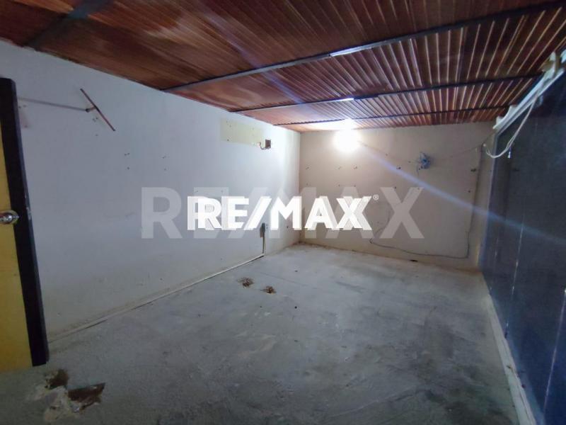 En Venta Terreno y Parcela Puerta Maraven. Calle tucacas