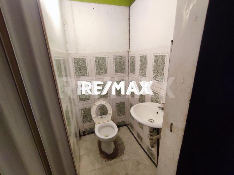 En Venta Terreno y Parcela Puerta Maraven. Calle tucacas